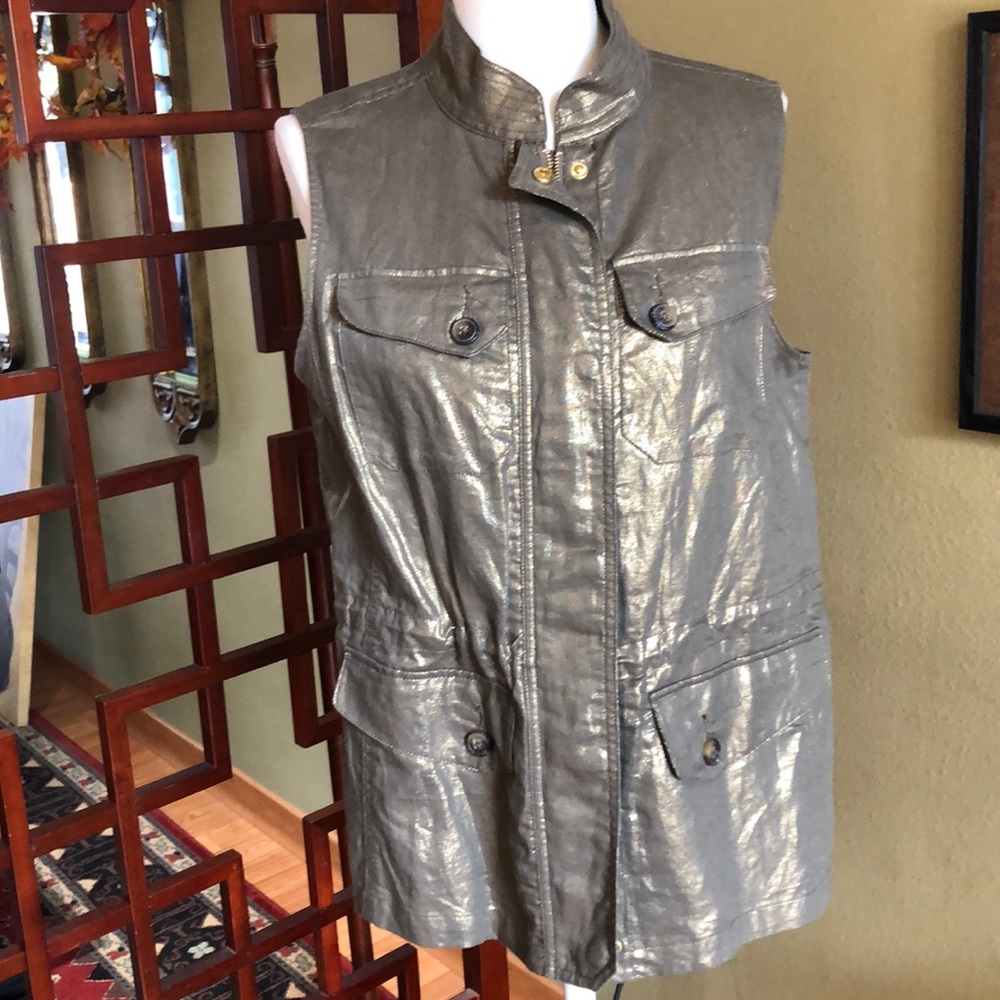 Beautiful green metallic vest Sz 1/medium.